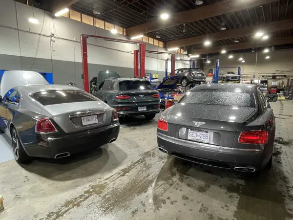 Cars & workshop · Workshop photograph