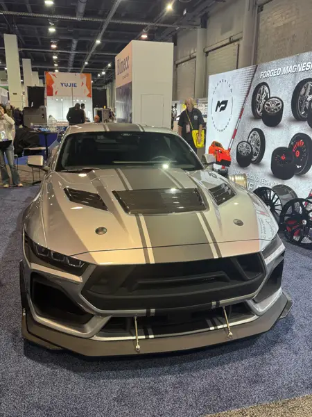 Custom cars · Exhibition photograph