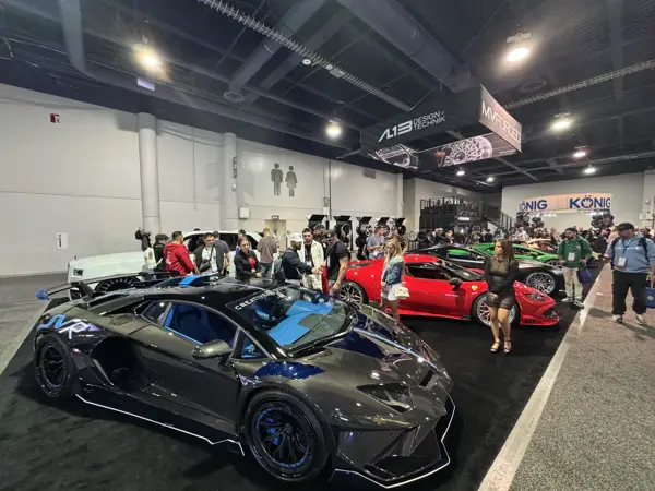 Custom cars · Exhibition photograph