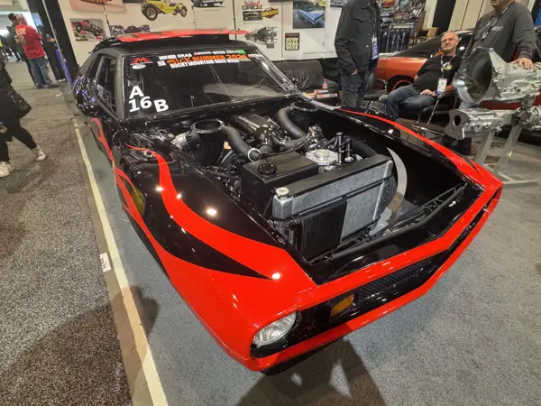 Custom cars · Exhibition photograph