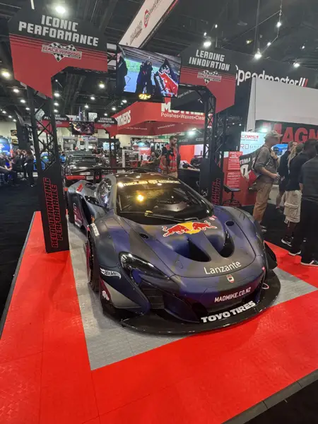 Custom cars · Exhibition photograph