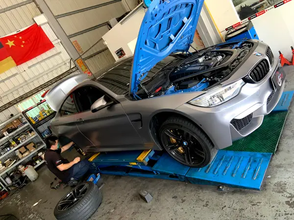 BMW · Workshop photograph
