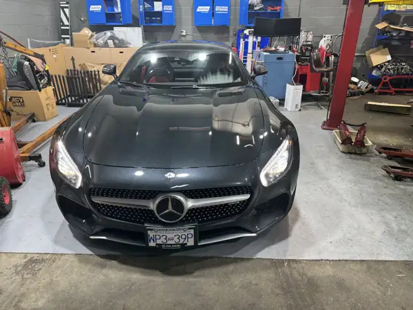 Mercedes-Benz · Workshop photograph