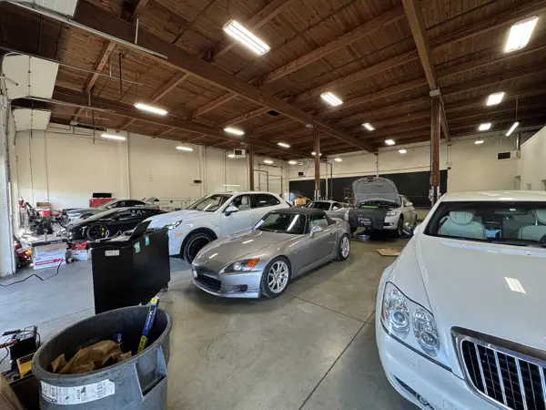Cars & workshop · Workshop photograph