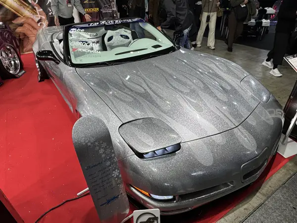 Custom cars · Exhibition photograph