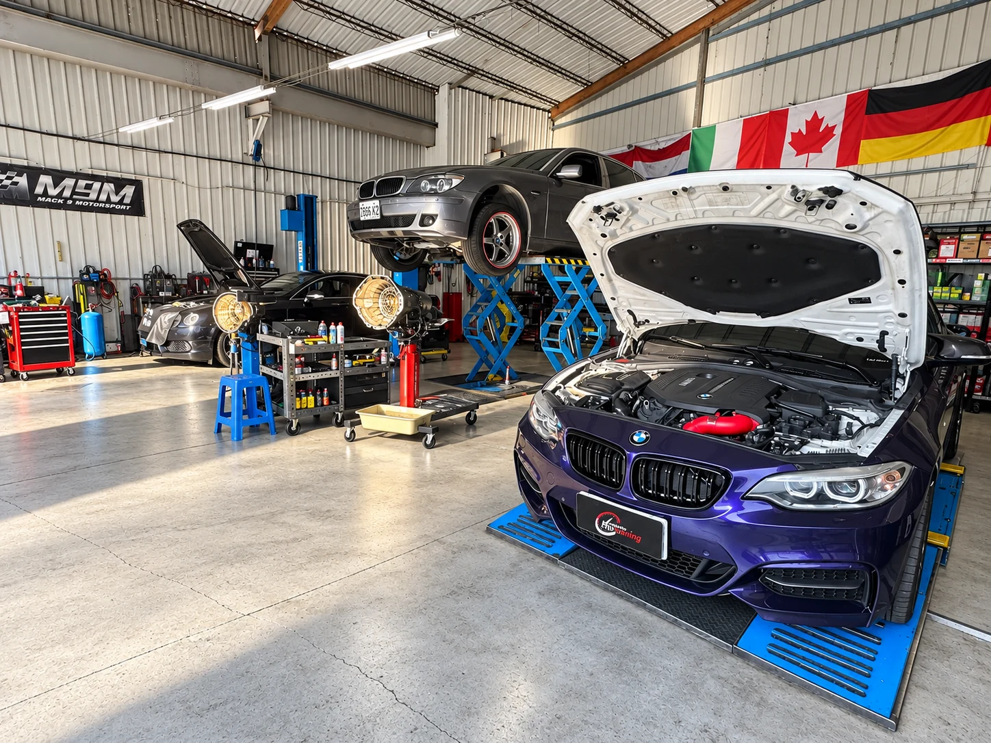 Xe BMW hiệu suất cao và thiết bị tại xưởng Bavaria